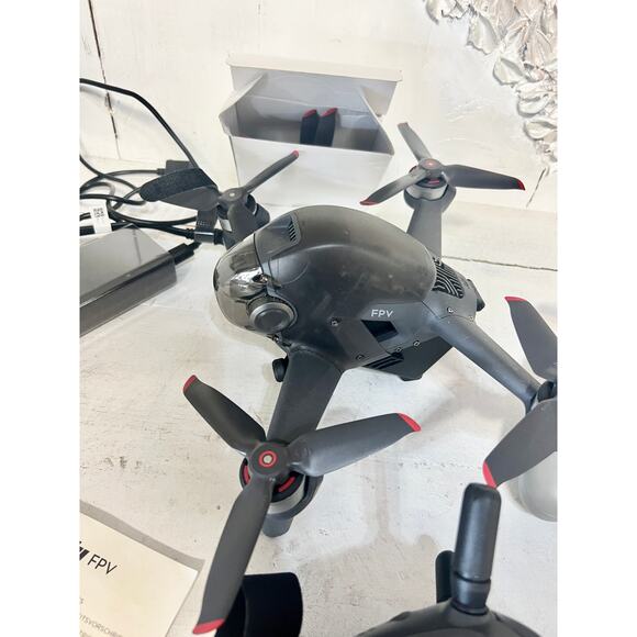 DJI FPV Goggles V2, Remote Controller Racing Drone Set with MicroSD Card - Picture 6 of 10